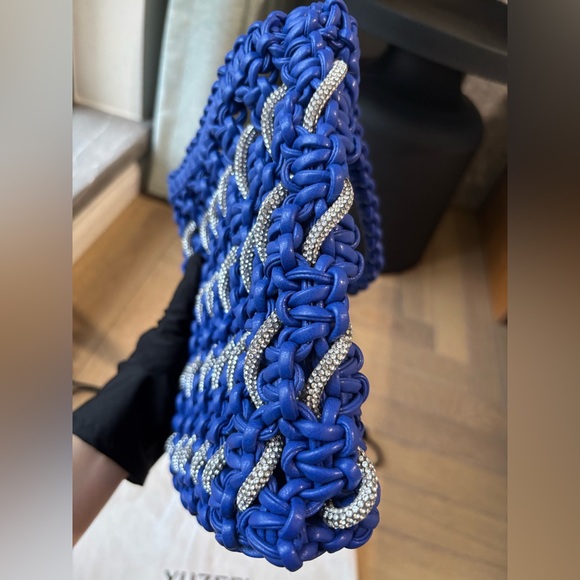 Yuzefi Woven Crystal Tote Bag - Picture 14 of 16